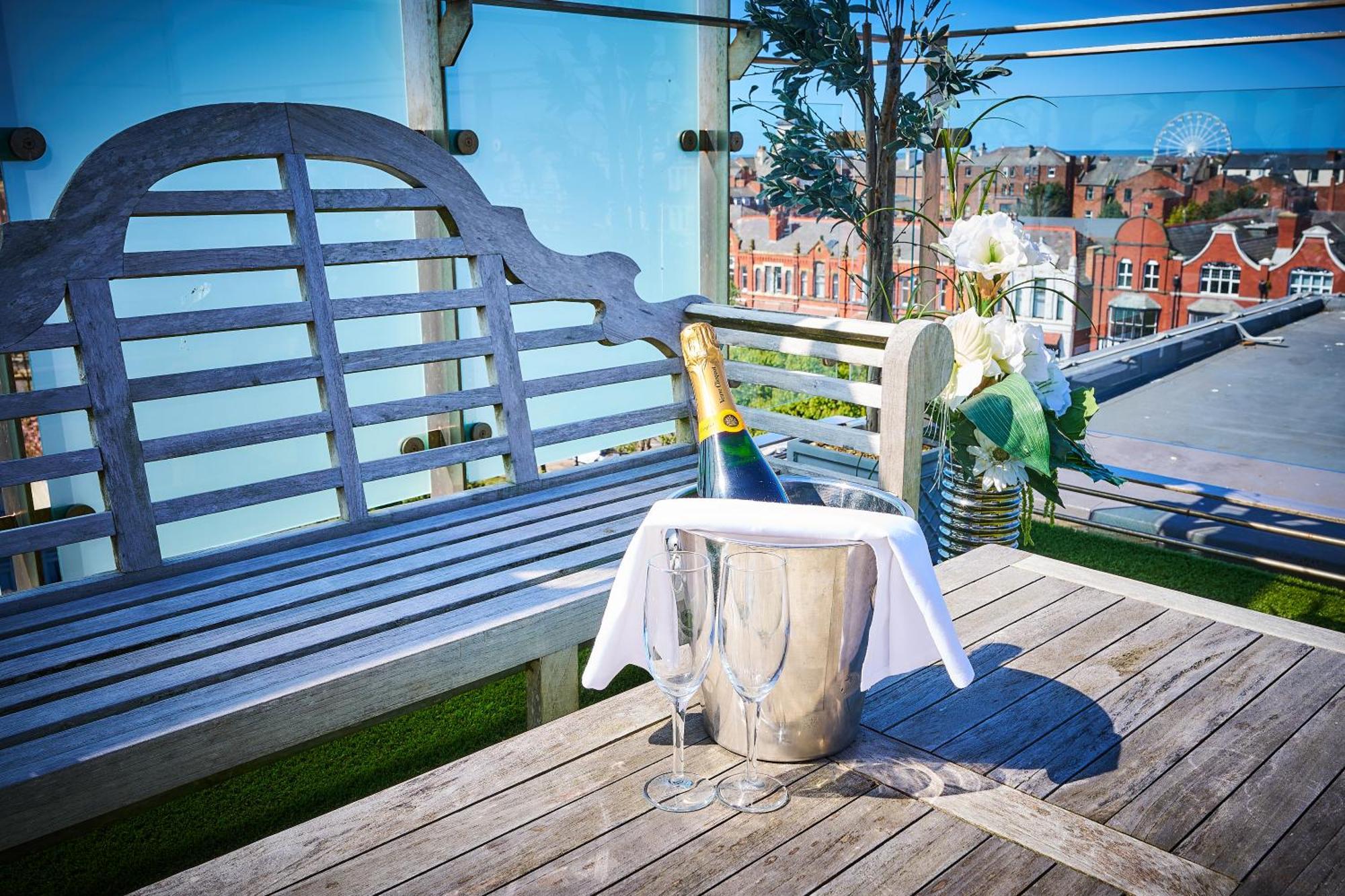 The Vincent Hotel Southport Exteriör bild